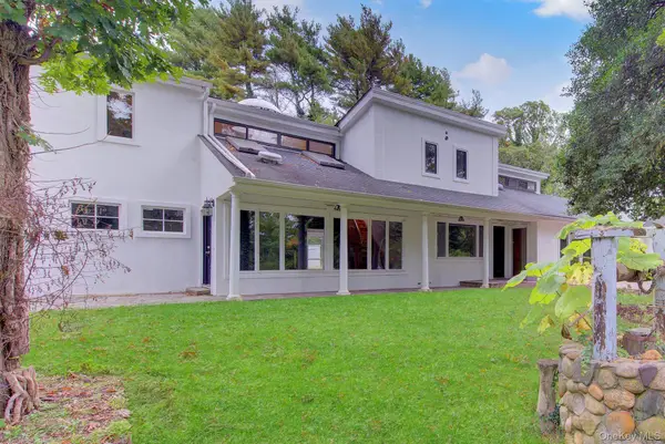 549 Woodbury Road, Cold Spring Harbor, NY 11724