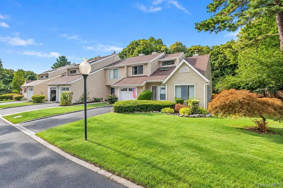 12 Hidden Pines Way, Bohemia, NY 11716 - #2
