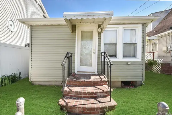 2 Sampson Street E, East Rockaway, NY 11518