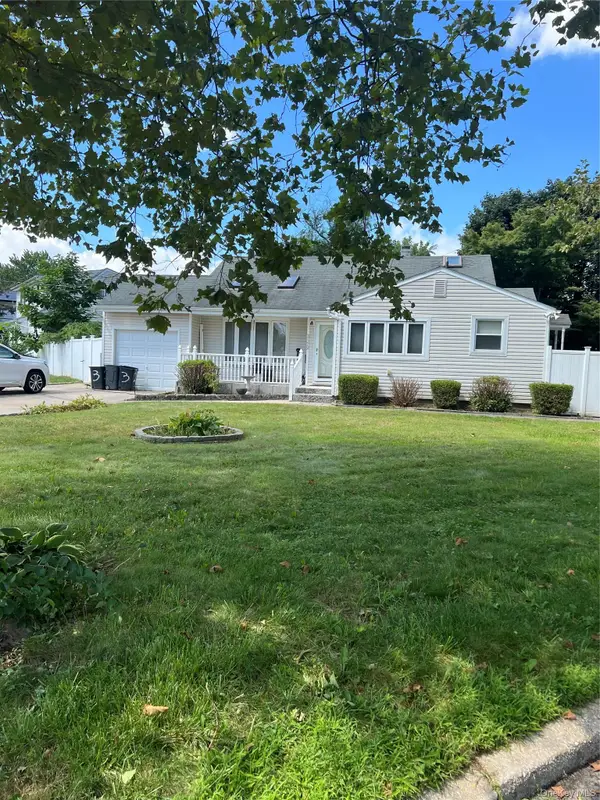 326 Lincoln Avenue, Brentwood, NY 11717