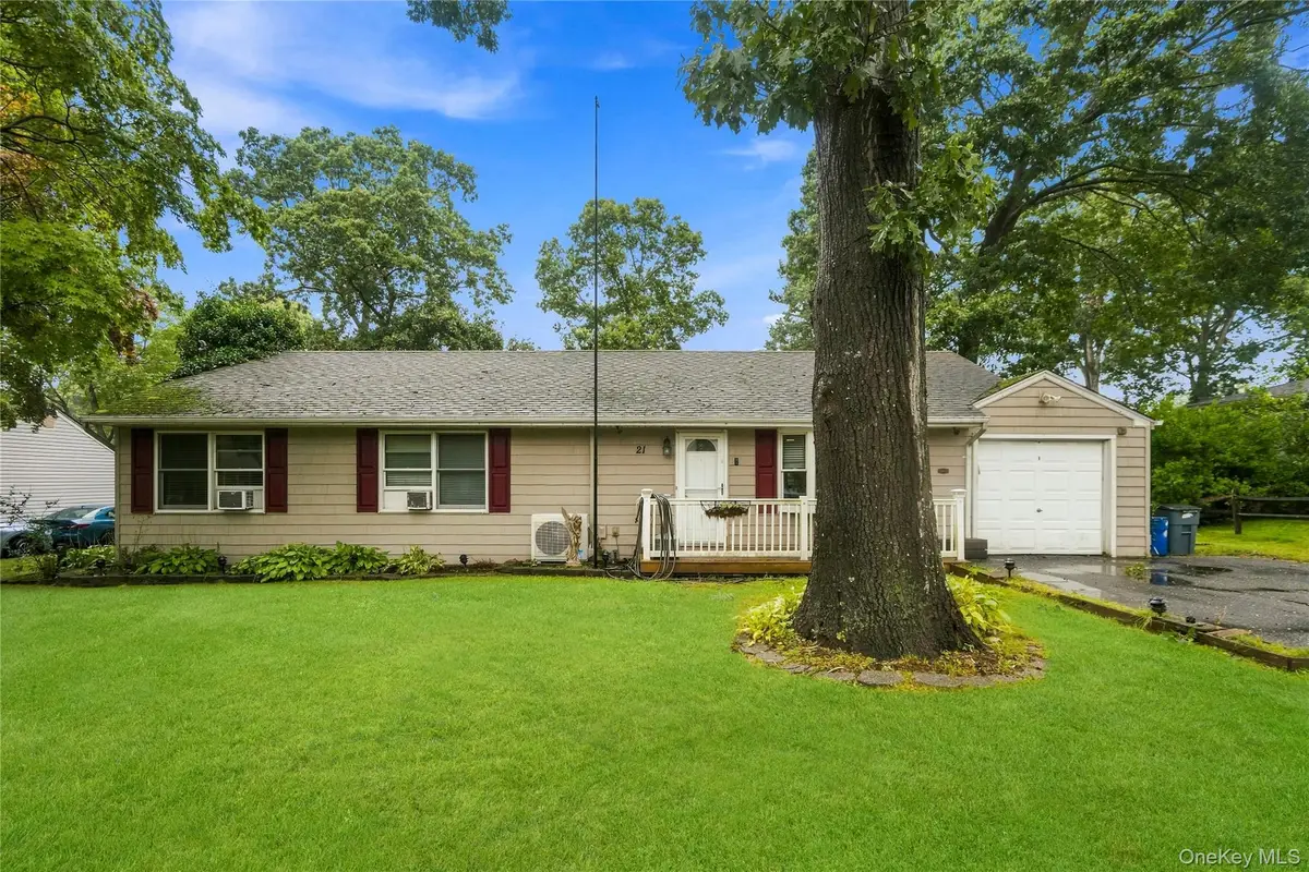 21 Lafayette Avenue, Lake Grove, NY 11755 - #1