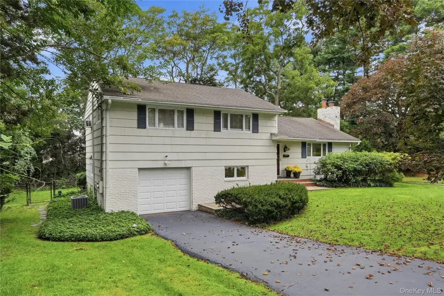 30 Oregon Drive, Huntington Station, NY 11746 - #3