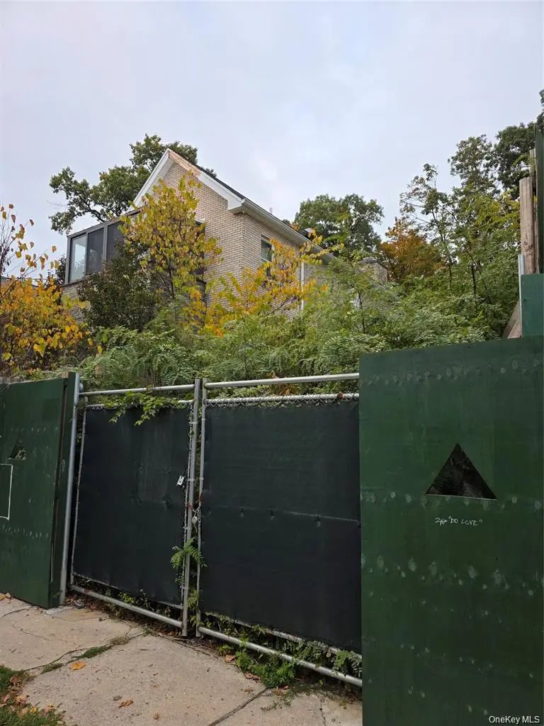315 W 262nd Street, Bronx, NY 10471 - #2