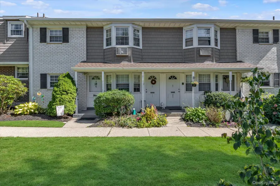 3909 Wilshire Lane #3909, Oakdale, NY 11769 - #2