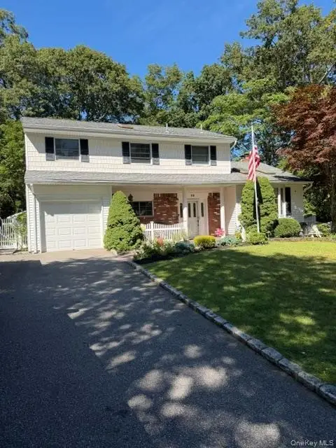22 Sheryl Crescent Crescent, Smithtown, NY 11787