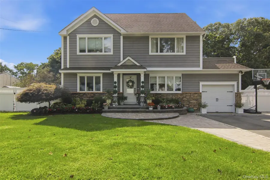 8 Glen Way, Lake Grove, NY 11755 - #2