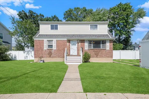 177 Toronto Avenue, Massapequa, NY 11758