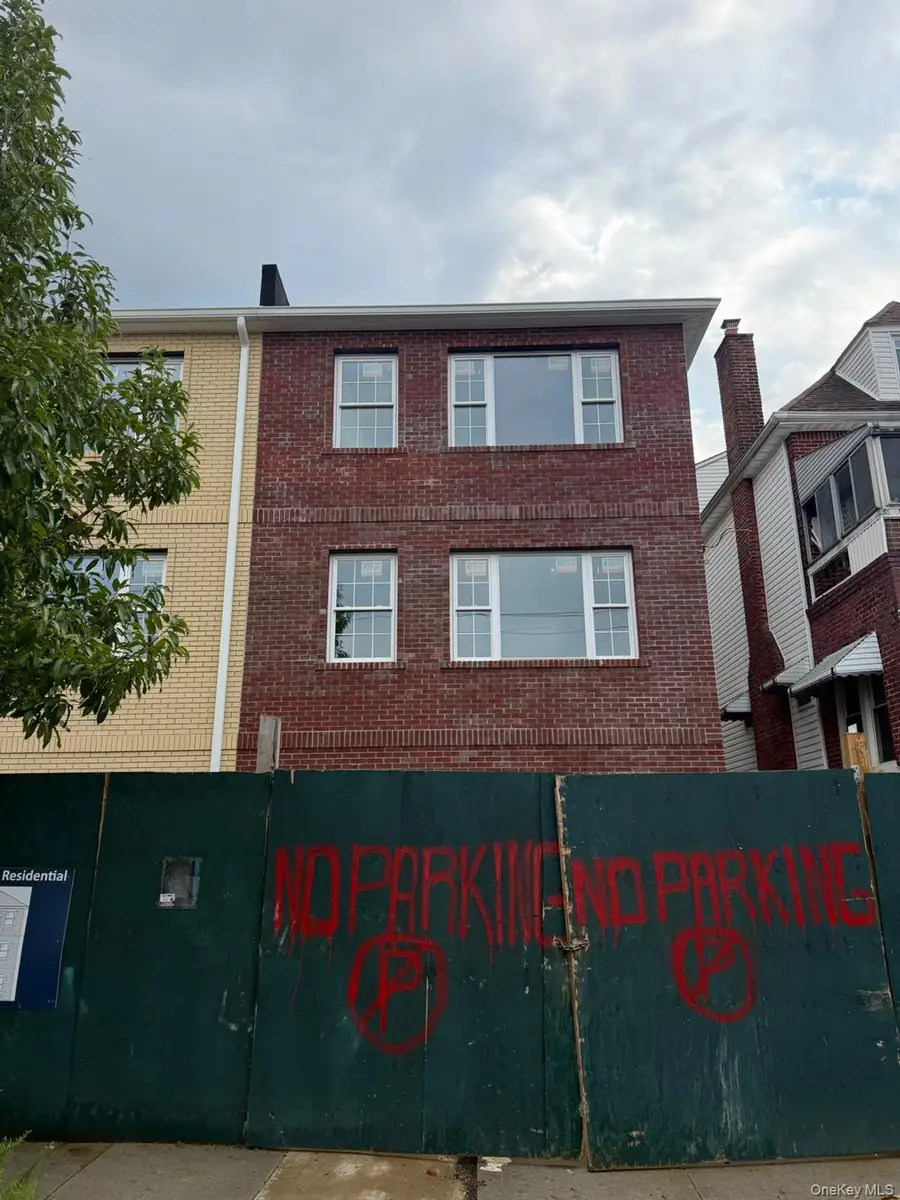 1416 Oakley Street, Bronx, NY 10469 - #2