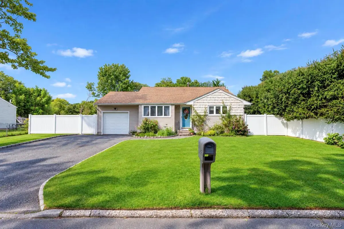 25 Marlboro Drive, Port Jefferson Station, NY 11776 - #1