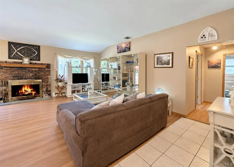 1 Lisa Lane, Port Jefferson Station, NY 11776 - #3