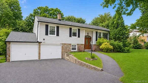 28 Pike Place, Mahopac, NY 10541