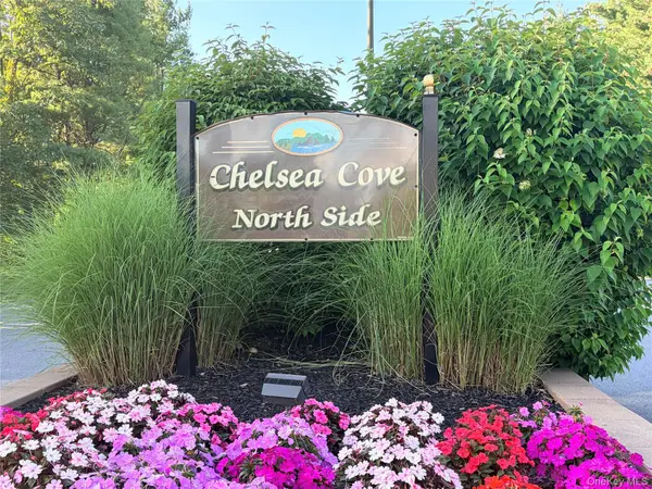 6103 Chelsea Cove N, Hopewell Junction, NY 12533