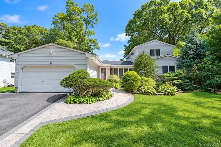 23 Pimlico Drive, Commack, NY 11725 - #2