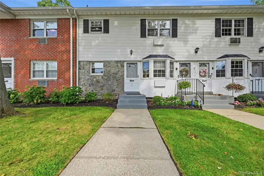 2310 Wilshire Lane #2310, Oakdale, NY 11769 - #2