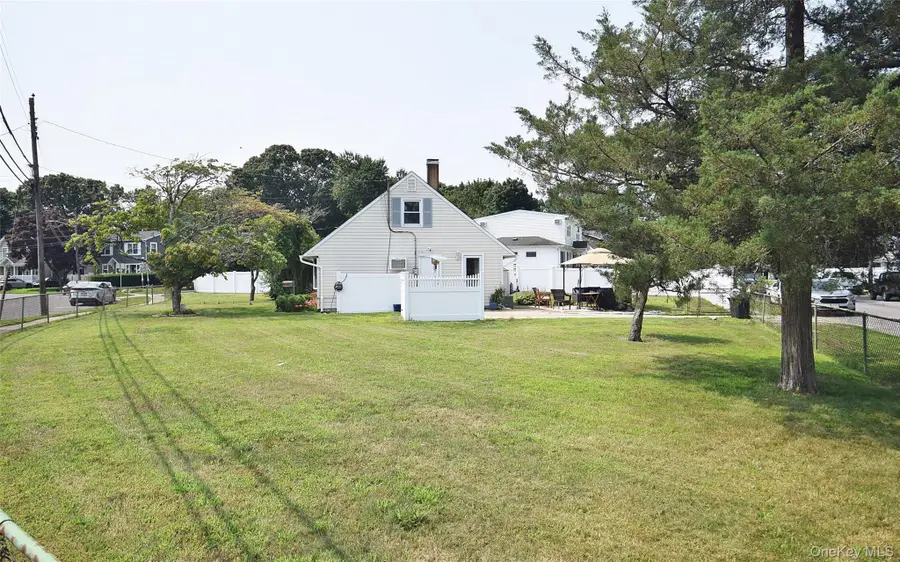 101 Phyllis Drive, Lindenhurst, NY 11757 - #3