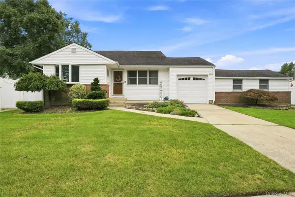 220 S Park Drive, Massapequa Park, NY 11762