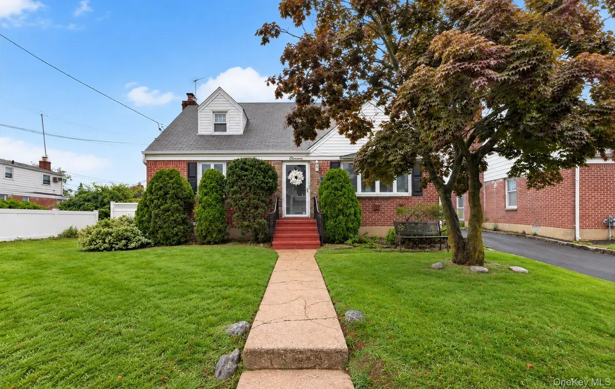 11 White Street, Valley Stream, NY 11580 - #1