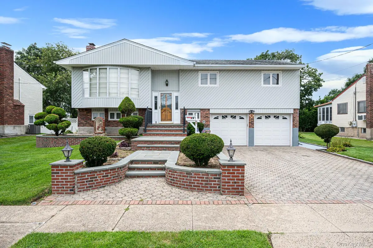 21 Page Drive, Hicksville, NY 11801 - #1
