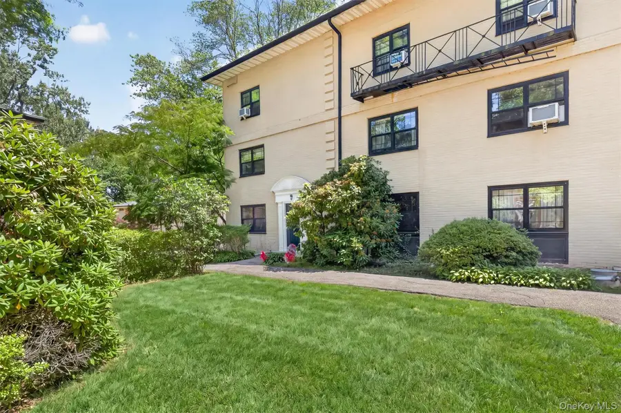 6 Manchester Road #2L, Eastchester, NY 10709 - #3