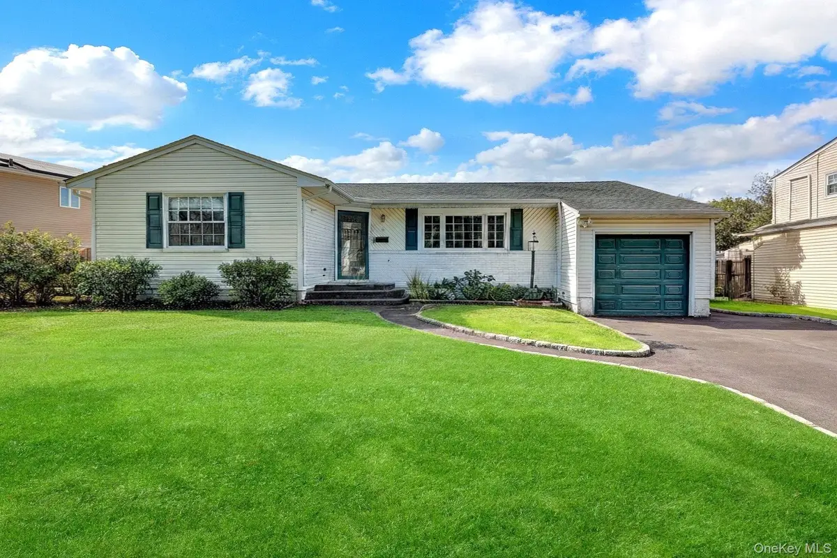 3 Daniel Drive, Farmingdale, NY 11735 - #1