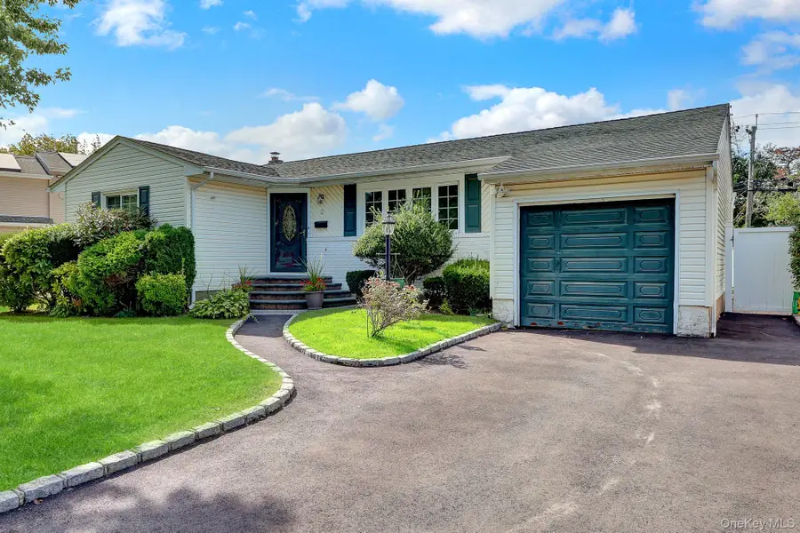 3 Daniel Drive, Farmingdale, NY 11735 - #3