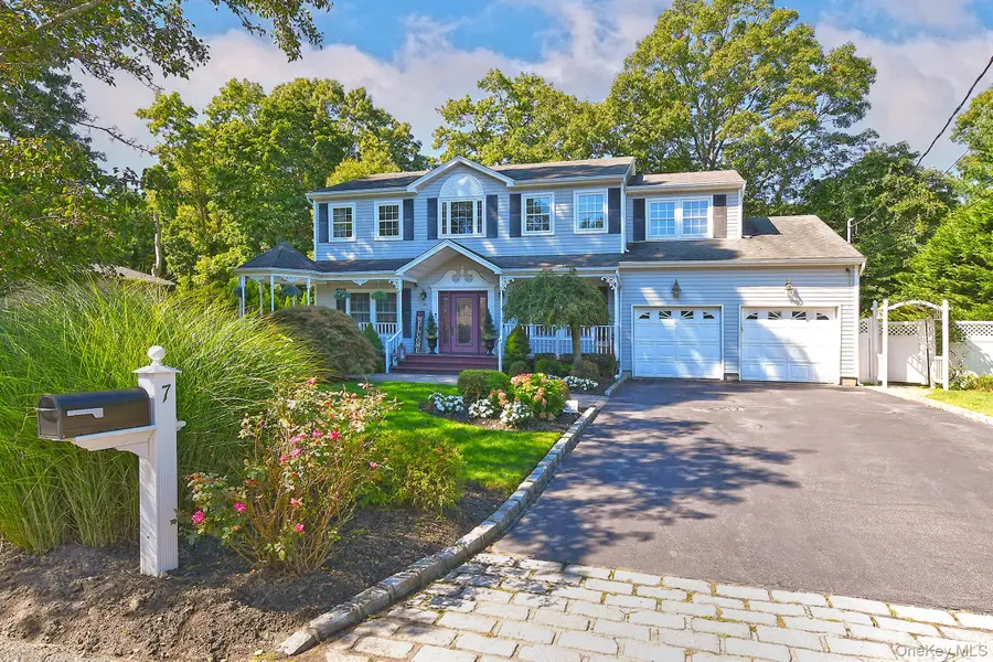 7 Ona Avenue, Dix Hills, NY 11746 - #2