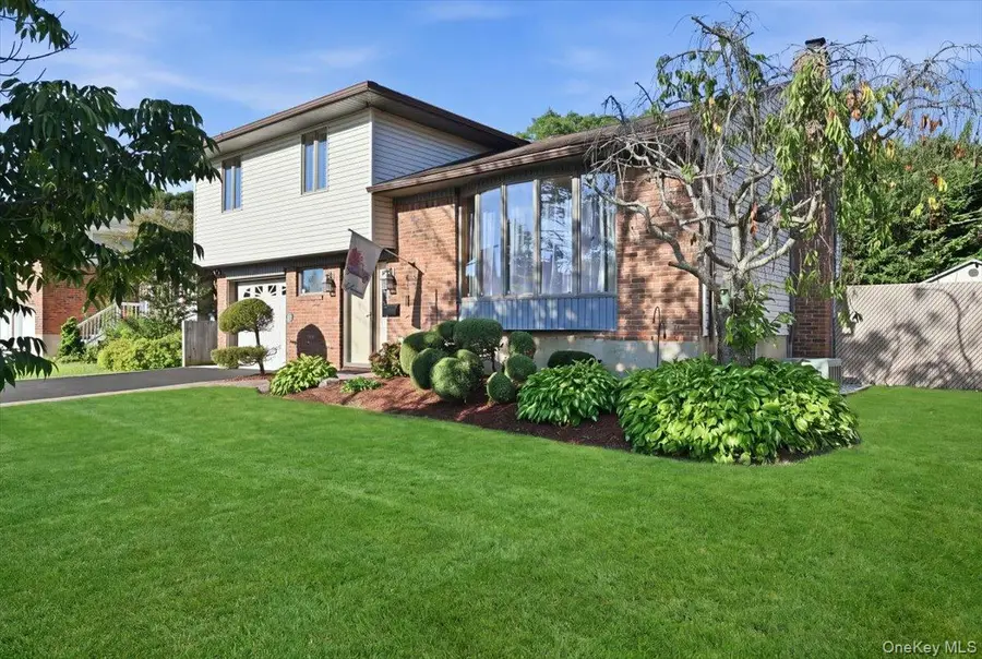 1420 Holiday Park Drive, Wantagh, NY 11793 - #3