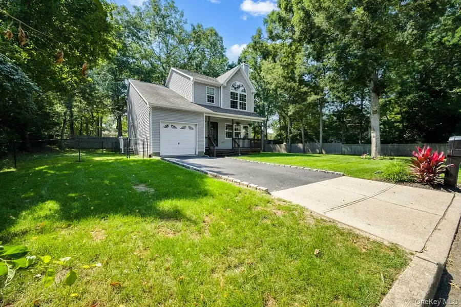 10 Iowa Street, Coram, NY 11727 - #2