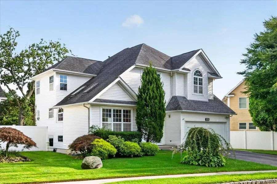 136 Cranberry Court, Melville, NY 11747 - #3
