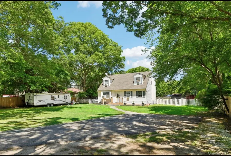 466 Auborn Avenue, Shirley, NY 11967 - #3