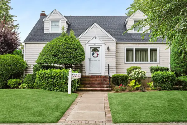 85 Woodlawn Avenue, Valley Stream, NY 11581