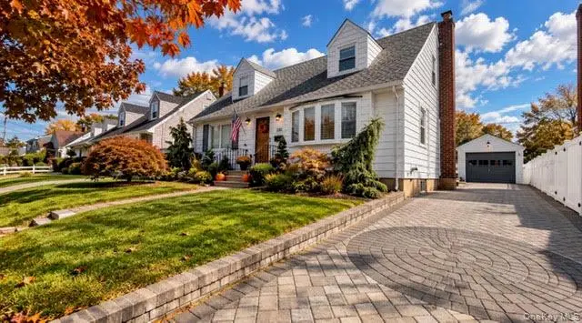 120 Barrymore Boulevard, Franklin Square, NY 11010 - #2