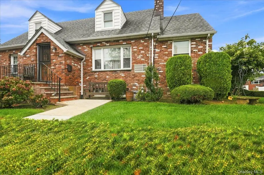 4 Holly Street, Yonkers, NY 10704 - #2