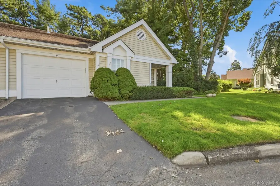 9 Oakdale Court, Ridge, NY 11961 - #3