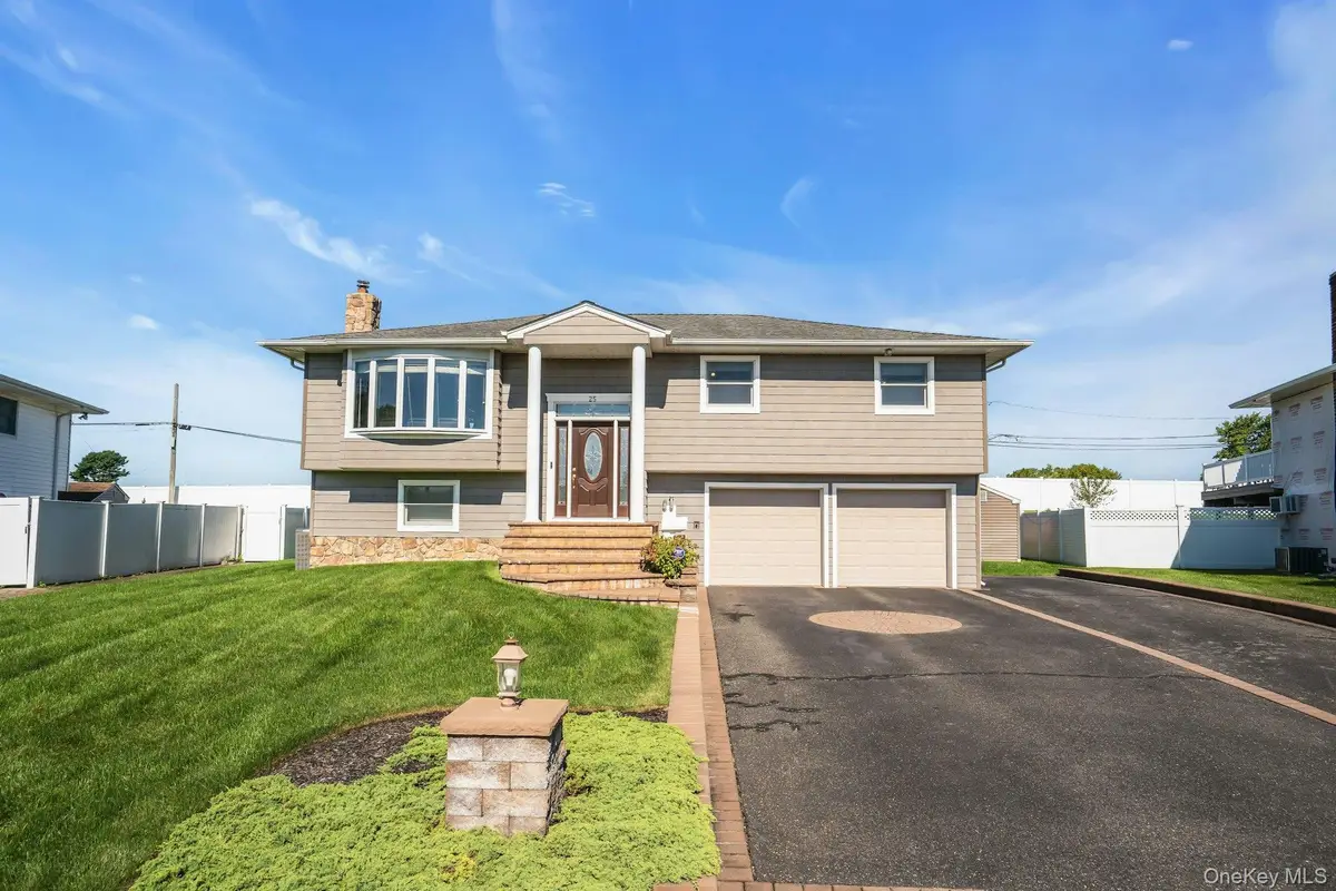 25 Heather Crescent, Commack, NY 11725 - #1