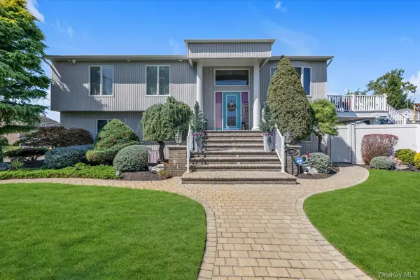3984 Darby Lane, Seaford, NY 11783