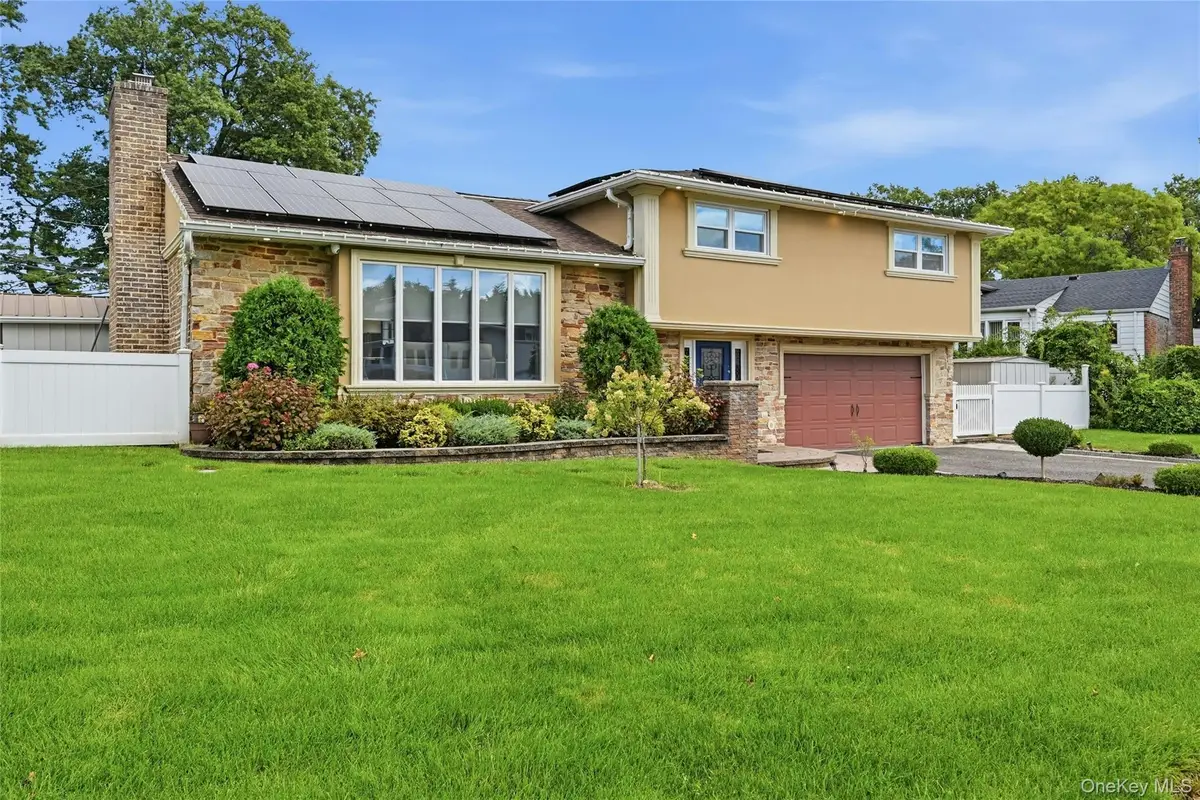 2 Peppermill Road, Roslyn, NY 11576 - #1
