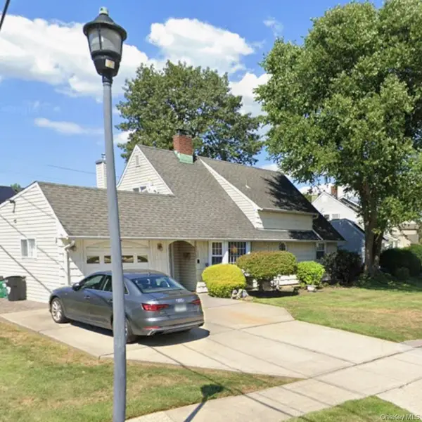 27 Eden Lane, Levittown, NY 11756