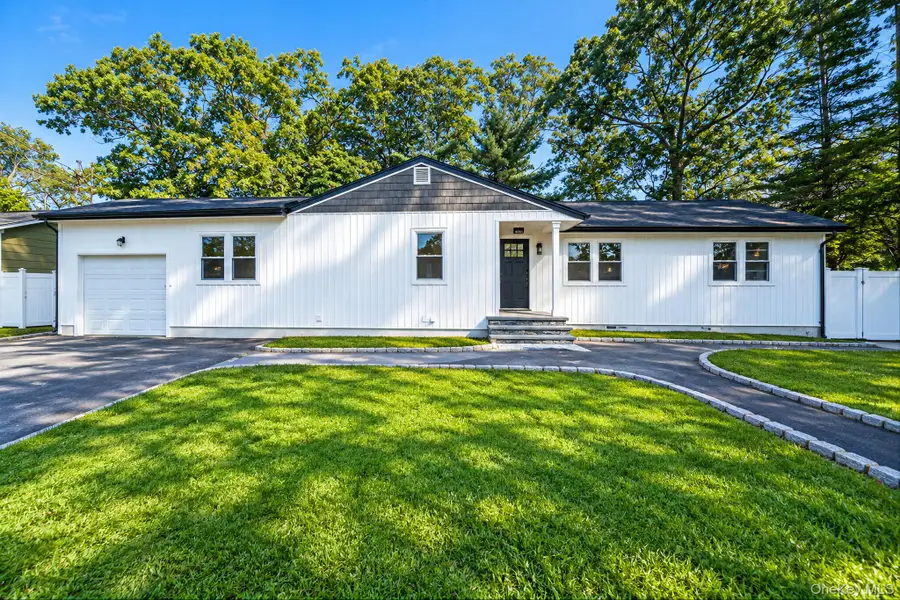 93 Putnam Avenue, West Babylon, NY 11704 - #3