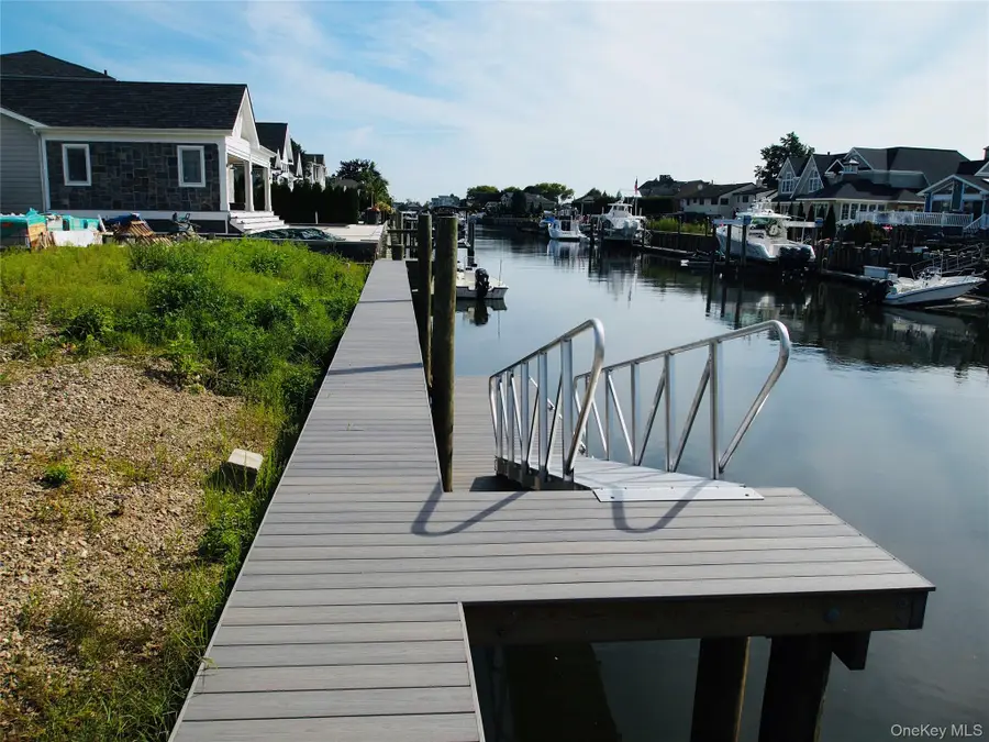 2 Skylark Road, Massapequa Park, NY 11762 - #3