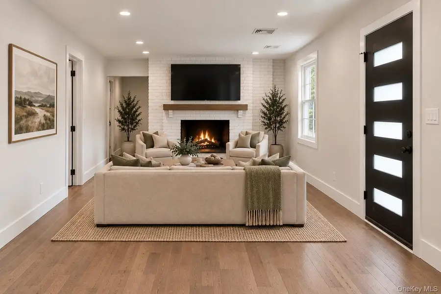 13 Campbell Lane, East Islip, NY 11730 - #3