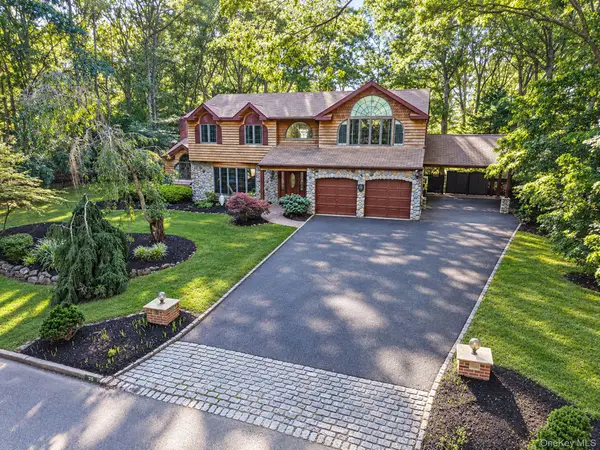 35 Hastings Drive, Ridge, NY 11961