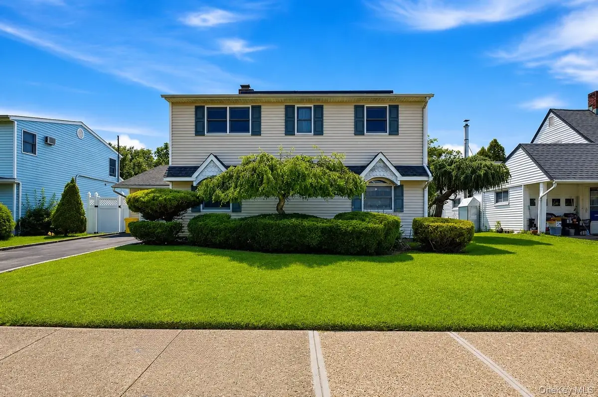 12 Cable Lane, Hicksville, NY 11801 - #1
