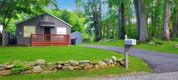 3 Preston Place, Patterson, NY 12563