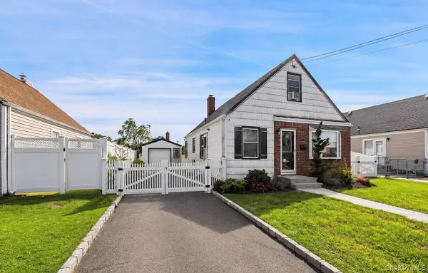 5 Marvin Avenue, Hicksville, NY 11801