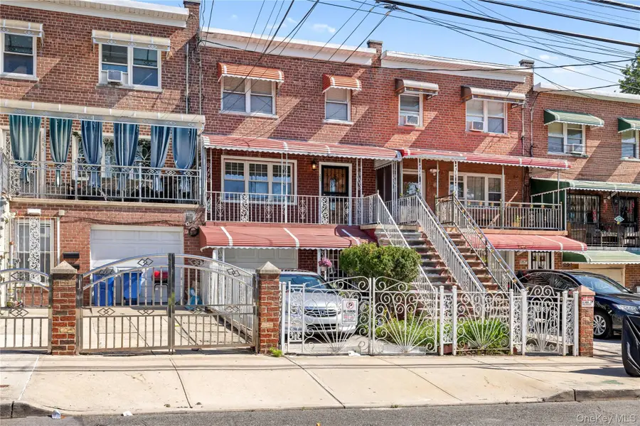 1047 E 217th Street, Bronx, NY 10469 - #2