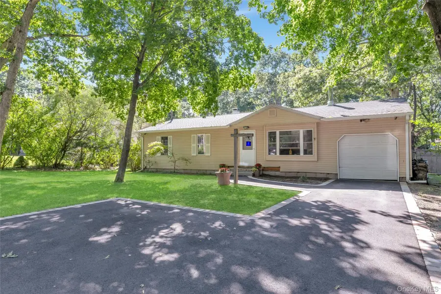 257 Parkway Drive, Calverton, NY 11933 - #2