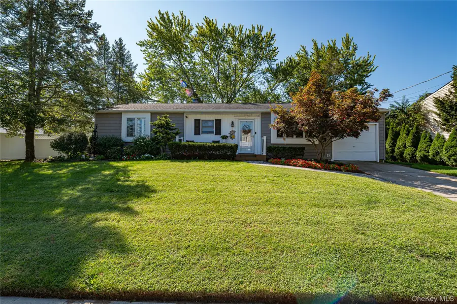 10 Stonehurst Circle S, Centereach, NY 11720 - #3