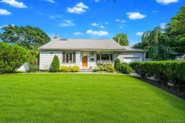 1 Rutgers Street, Smithtown, NY 11787