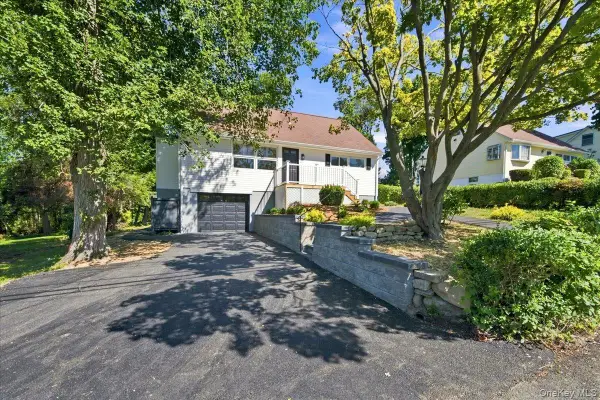 724 Locksley Road, Yorktown Heights, NY 10598